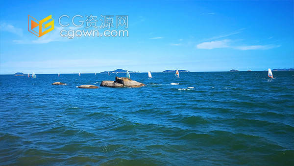 实拍大海上行驶帆船自然风光视频素材