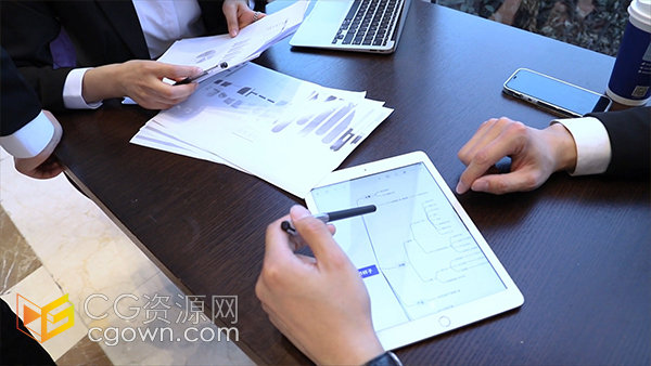 职场部门小组使用平板xmind思维导图讨论方案实拍视频