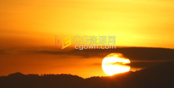 低视角拍摄黎明初升的太阳朝阳特写美丽日出视频素材免费下载