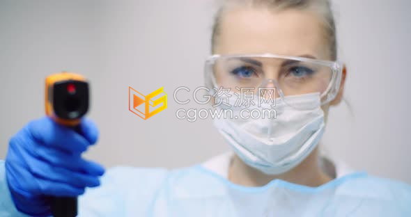 女医生在卫生保健诊所检查点为病人测量体温操作拍摄实拍视频素材免费下载