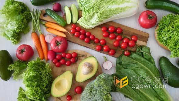 视频素材-实拍特写桌上的新鲜蔬菜水果顶视图